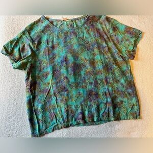 Batik Green Purple Top with gold sea turtle design. Women’s XXL